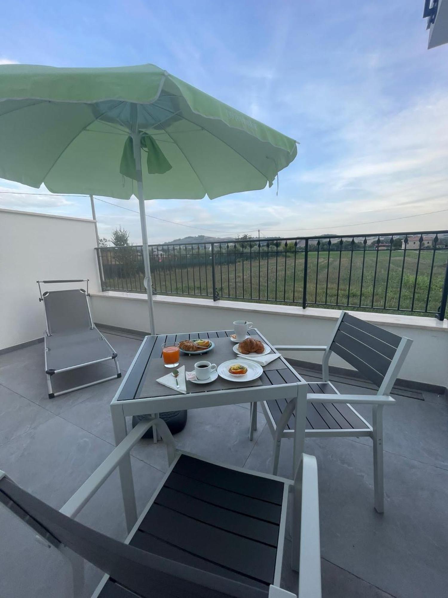 Otium Rooms / Camere E Appartamenti Morrovalle Exterior foto